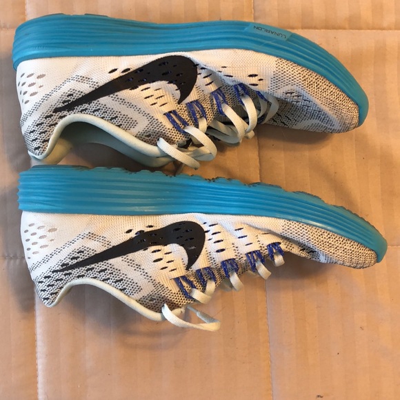Used Nike lunartempo running shoes. Womens size 9. - Picture 7 of 16